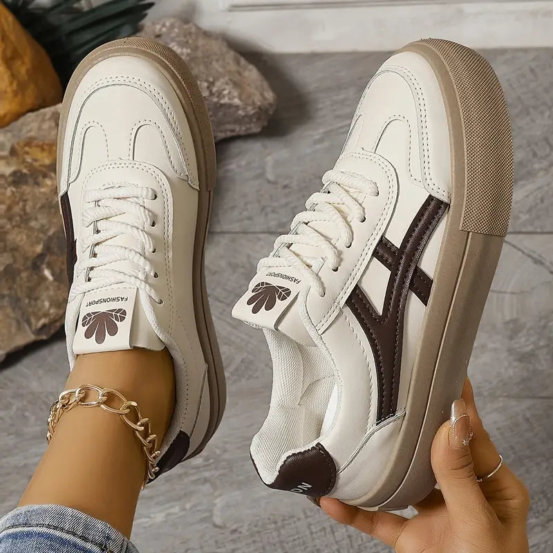 Wila | Low-top sneakers with rubber soles